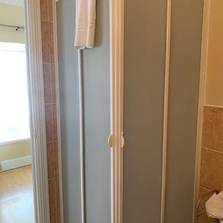 Farrelly's Townhouse 게스트하우스 *